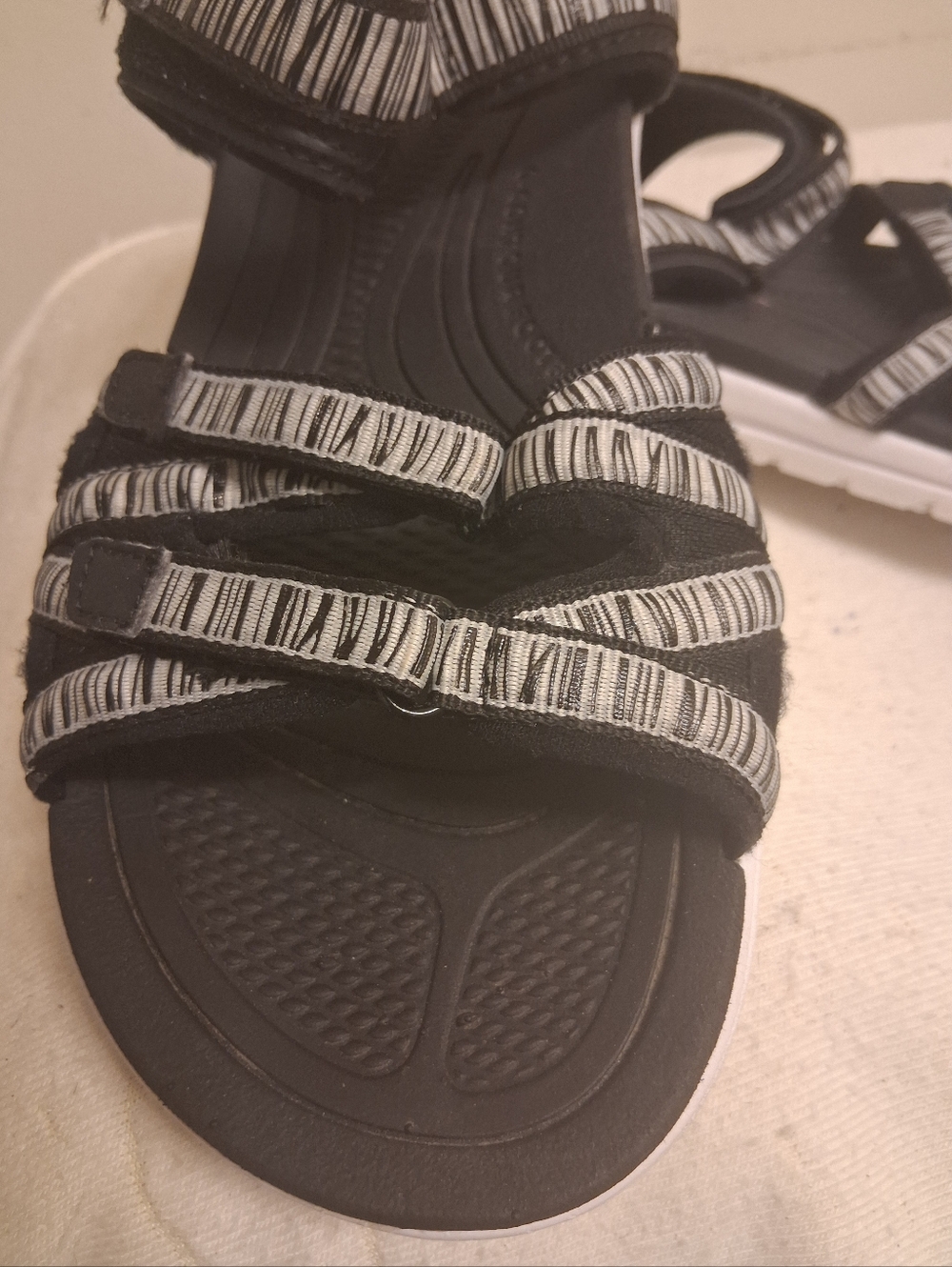 Womens RYKA  Black & White Striped Sport Sandals Size 9W - Picture 11 of 15